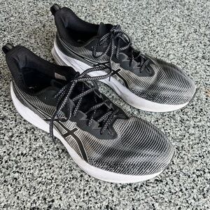 ASICS novablast 3 LE